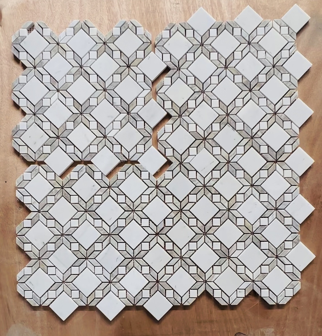 Đá Mosaic bông hoa - trắng sữa điểm vân gỗ - Ảnh 2