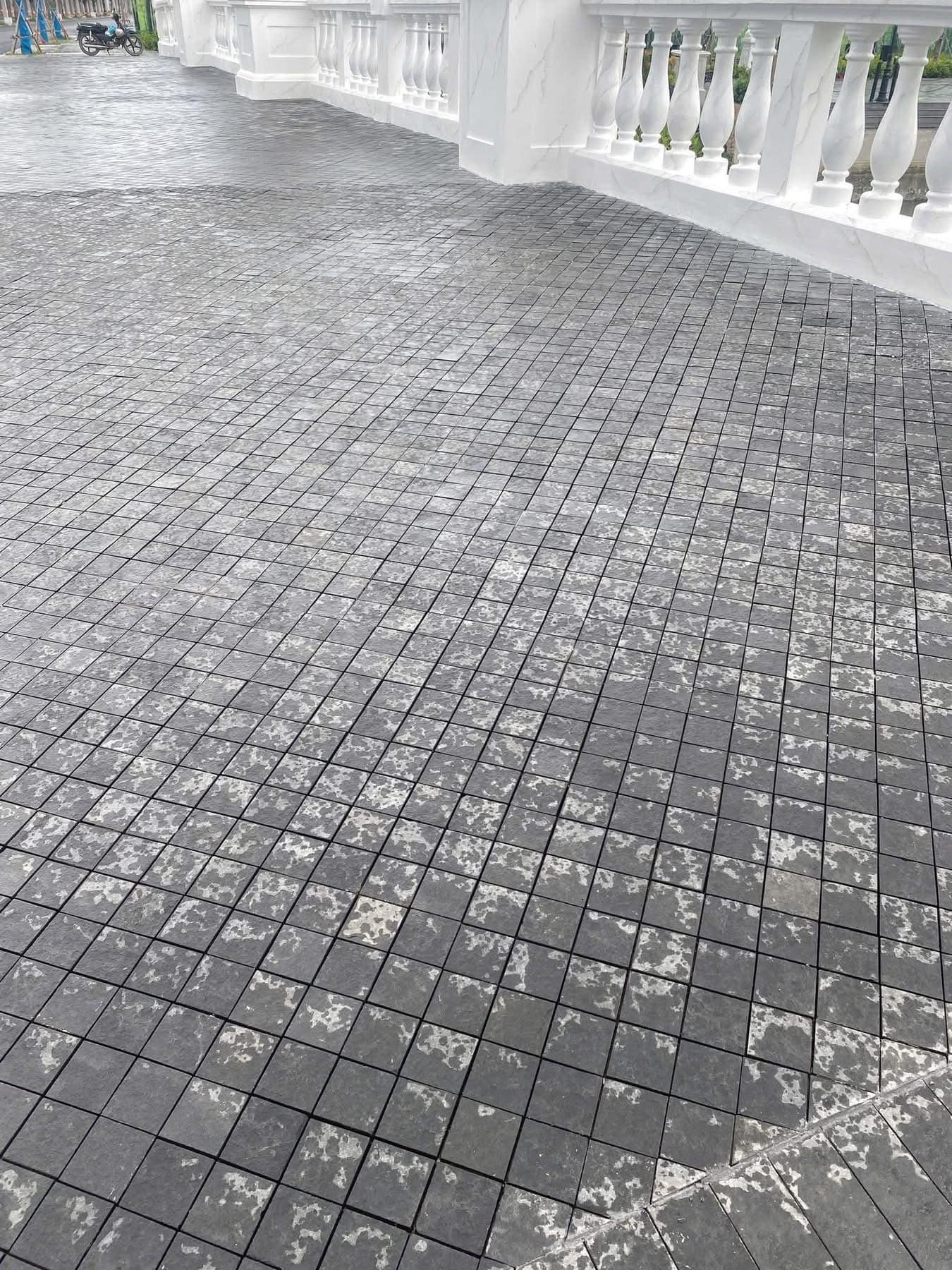 Đá bazan đen khò : 10x10cm - Ảnh 2