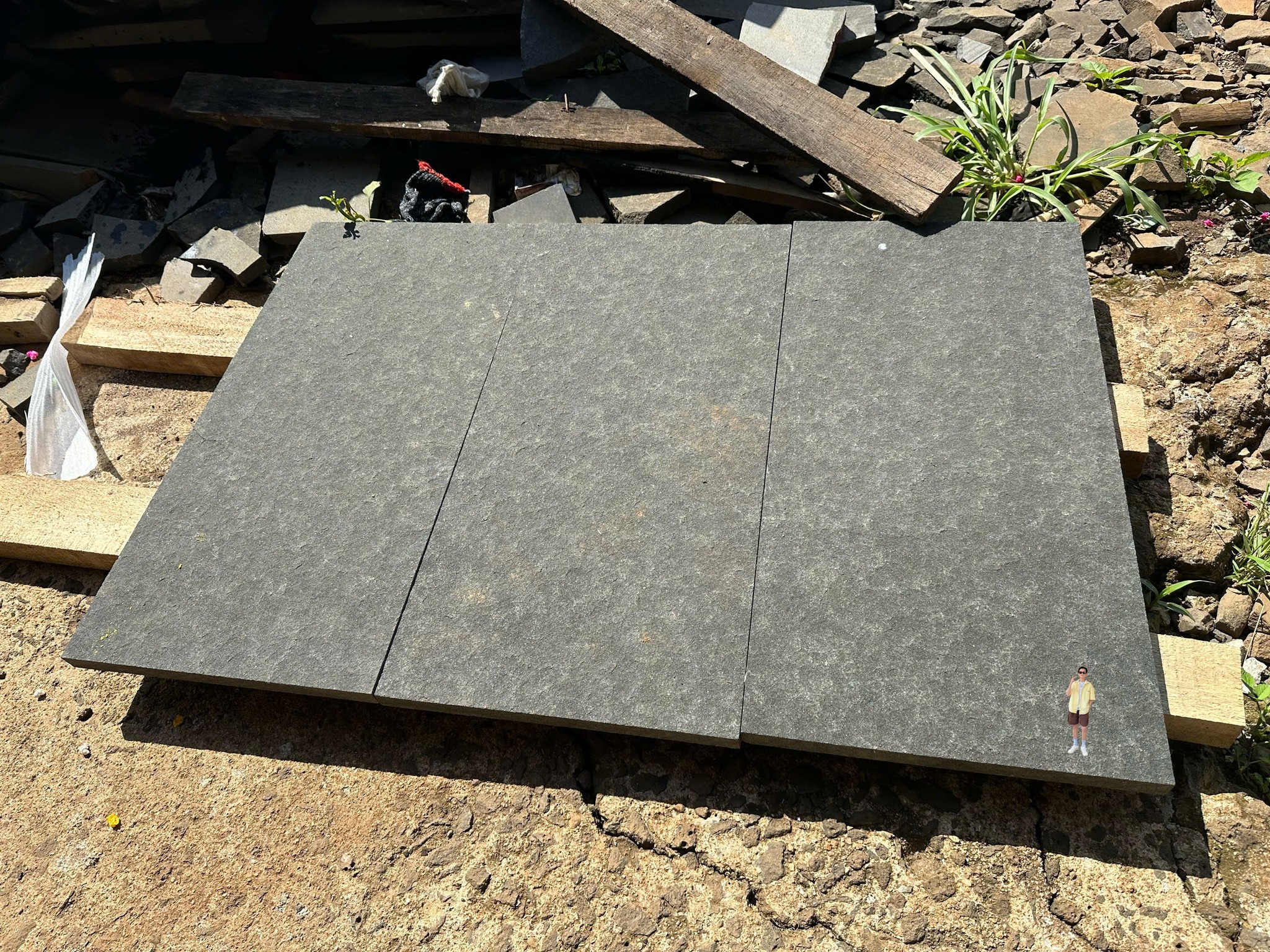 Đá bazan đen khò kích thước : 30x60cm - Ảnh 2