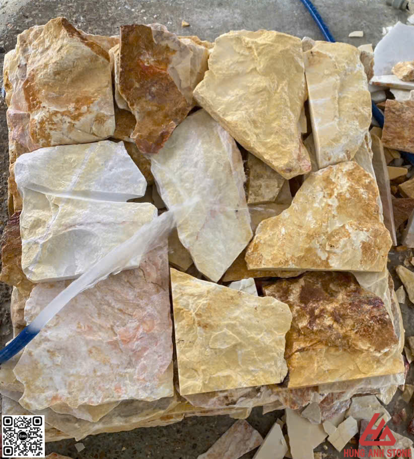 Đá rối bìa vàng