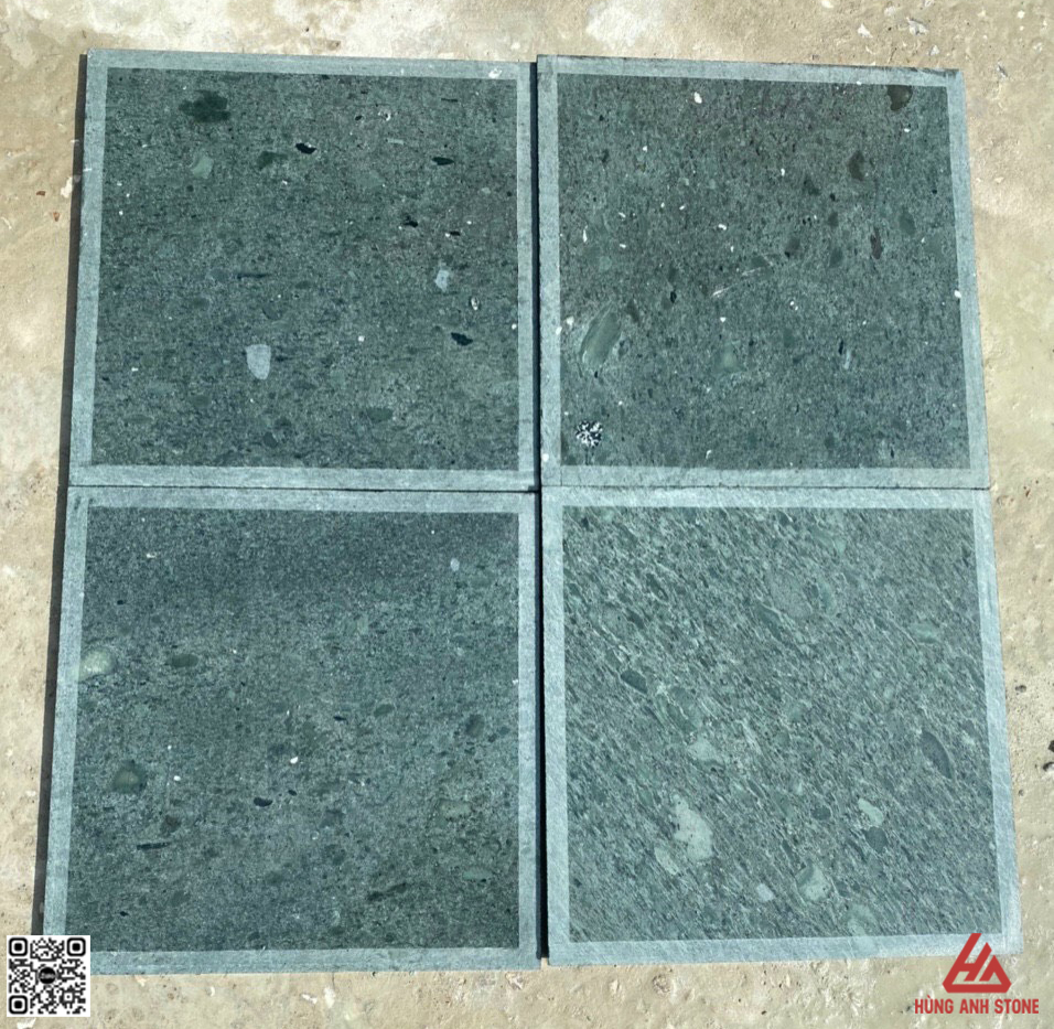 Đá xanh rêu mài cà viền kích thước: 30x30cm